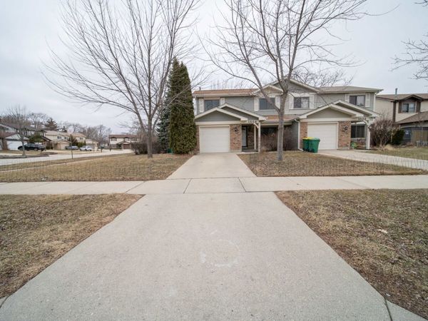 1504 Chippewa Trail, Wheeling, IL 60090