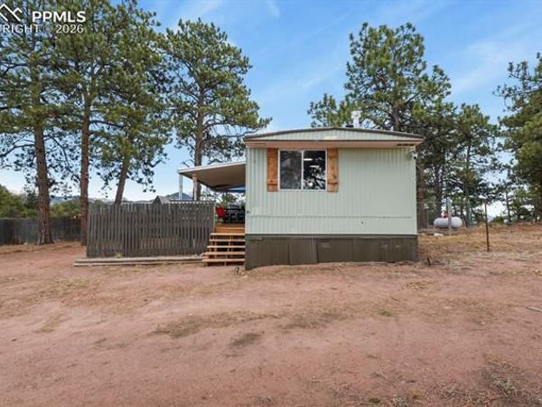 957 Arapahoe Drive, Florissant, CO 80816