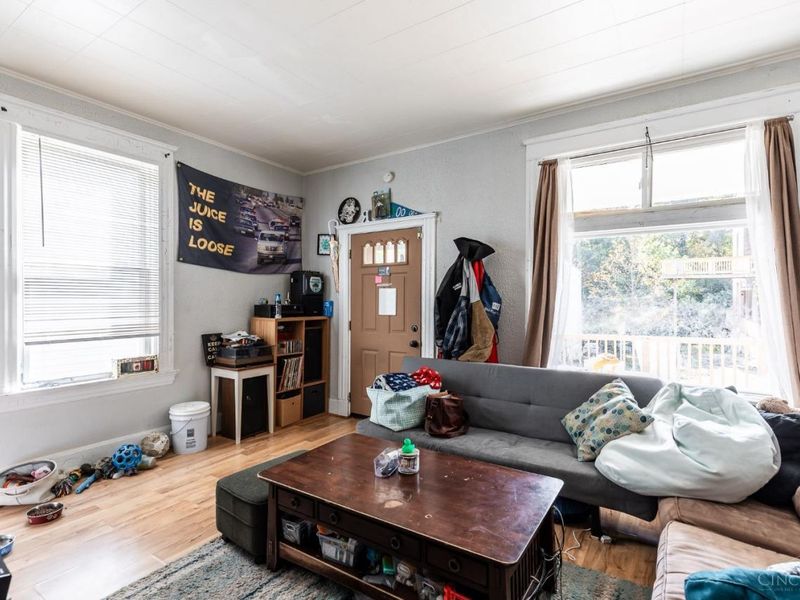 440 Warner Street, Cincinnati, OH 45219 Photo 3