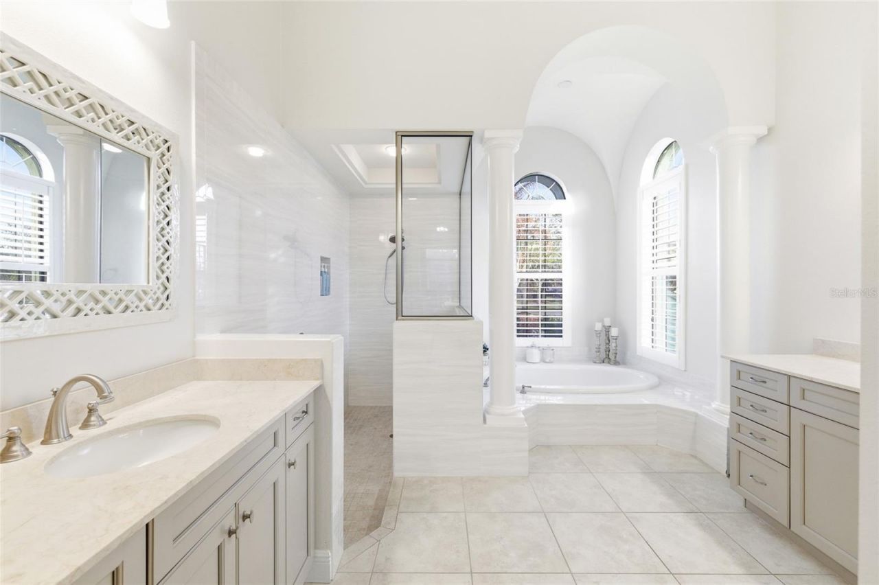 16406 Chapman Crossing Drive, Lithia, FL 33547 Photo