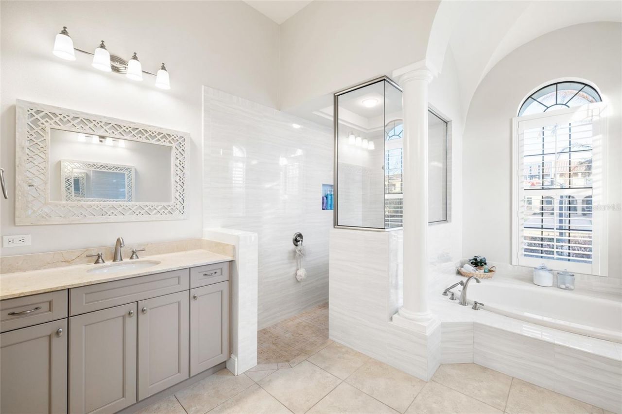 16406 Chapman Crossing Drive, Lithia, FL 33547 Photo