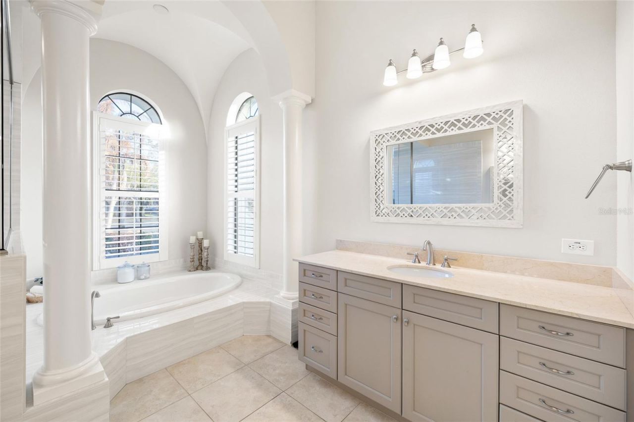 16406 Chapman Crossing Drive, Lithia, FL 33547 Photo