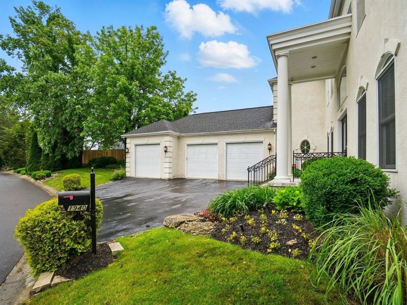 1940 Scioto Pointe Drive, Columbus, OH 43221 Photo 6