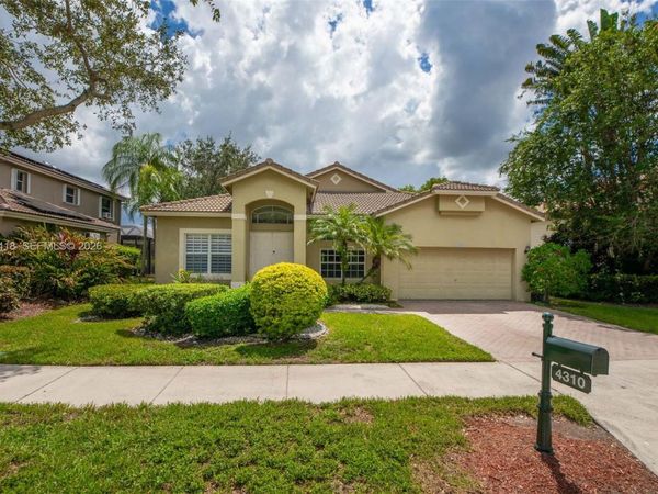 4310 Diamond Way, Weston, FL 33331