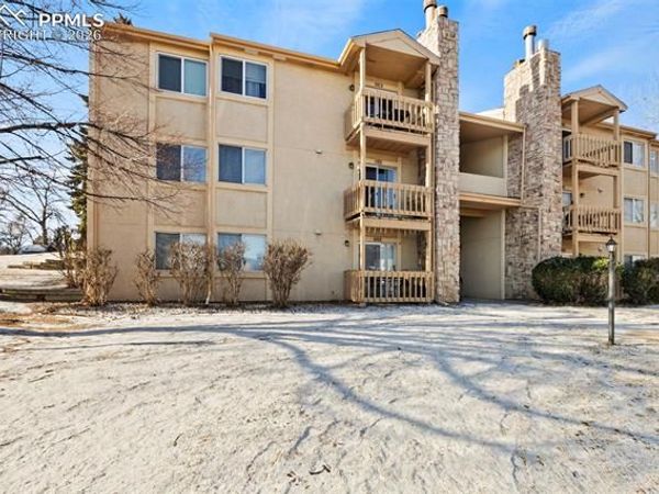 814 Tenderfoot Hill Road, Unit 102, Colorado Springs, CO 80906