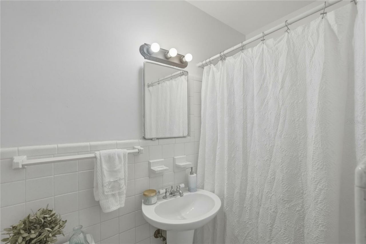 3515 Country Club Way S, Saint Petersburg, FL 33712 Photo