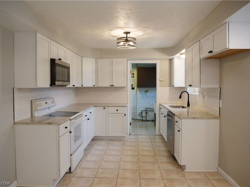 6751 Oakwood Road, Cleveland, OH 44130 Photo 8