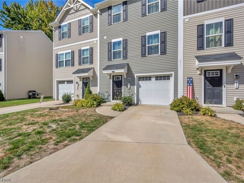 698 Pine Spring Drive, Painesville Township, OH 44077 Photo 2