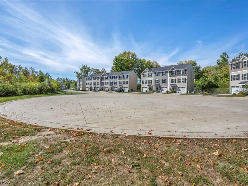 698 Pine Spring Drive, Painesville Township, OH 44077 Photo 5