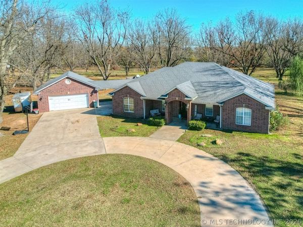 808 N E Street , Eufaula, OK 74432