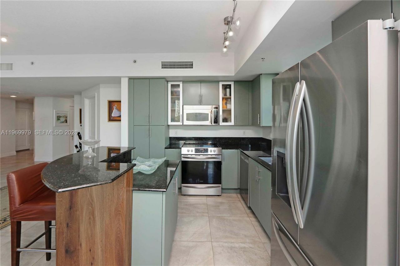 7910 Harbor Island Dr , Unit 405, North Bay Village, FL 33141 Photo