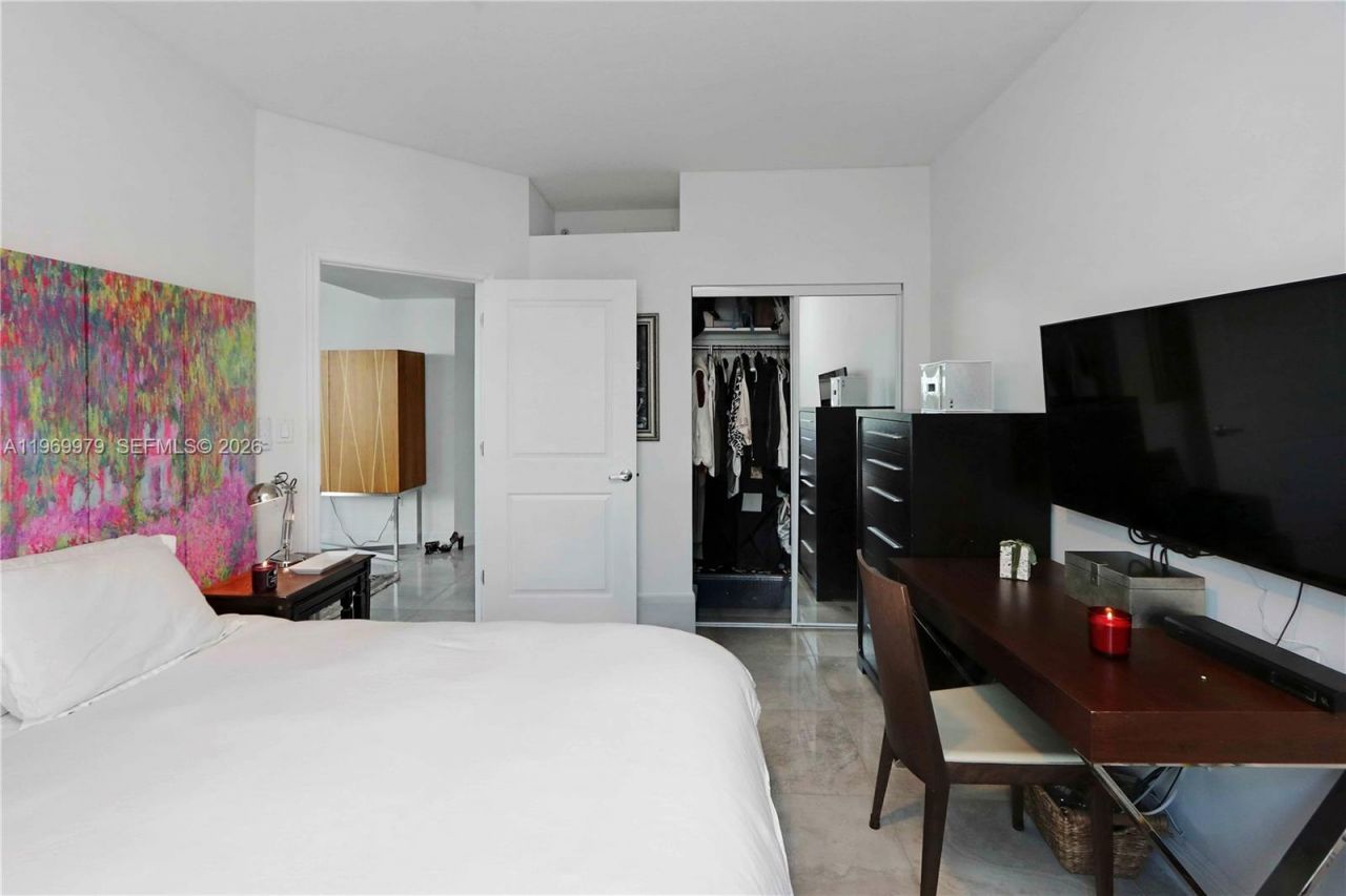 7910 Harbor Island Dr , Unit 405, North Bay Village, FL 33141 Photo