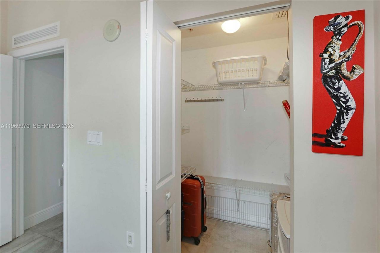 7910 Harbor Island Dr , Unit 405, North Bay Village, FL 33141 Photo