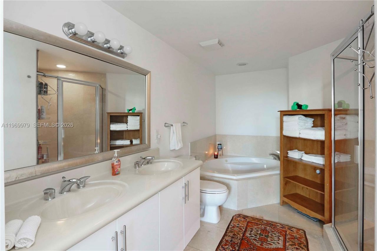 7910 Harbor Island Dr , Unit 405, North Bay Village, FL 33141 Photo