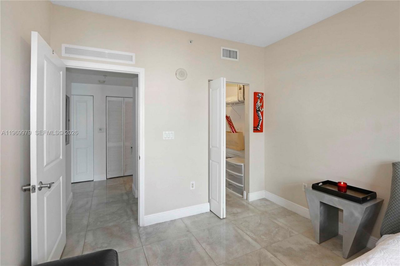 7910 Harbor Island Dr , Unit 405, North Bay Village, FL 33141 Photo