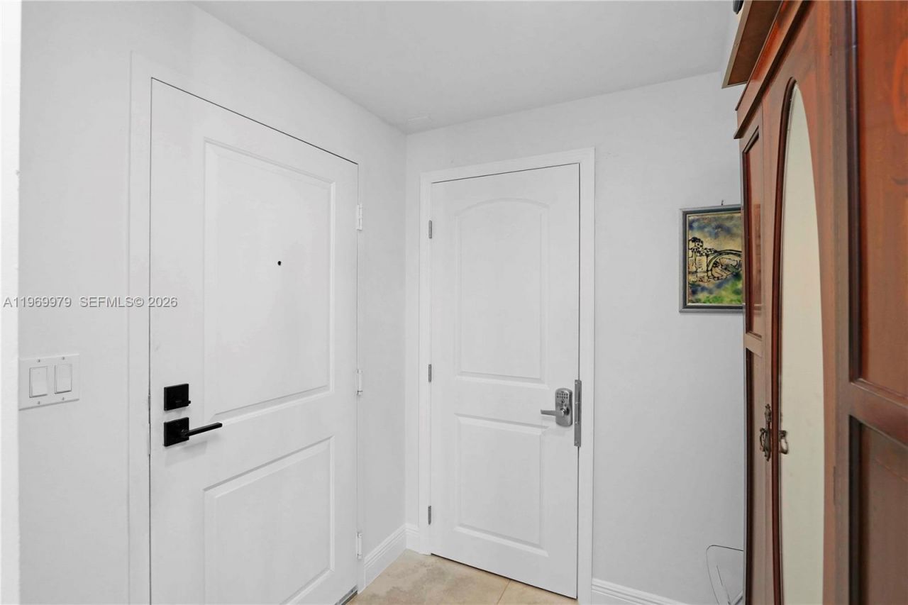 7910 Harbor Island Dr , Unit 405, North Bay Village, FL 33141 Photo