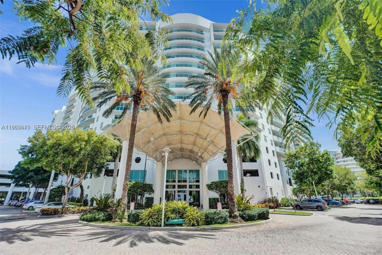 7910 Harbor Island Dr , Unit 405, North Bay Village, FL 33141 Photo