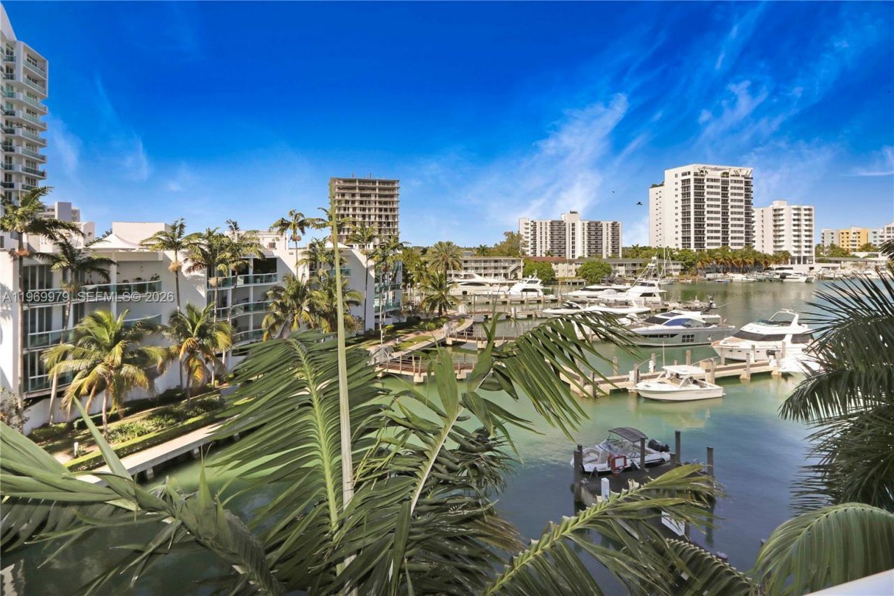 7910 Harbor Island Dr , Unit 405, North Bay Village, FL 33141 Photo