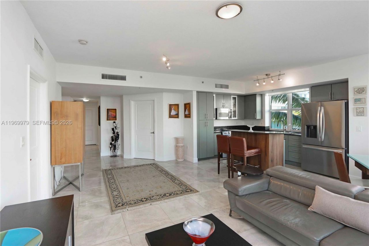 7910 Harbor Island Dr , Unit 405, North Bay Village, FL 33141 Photo