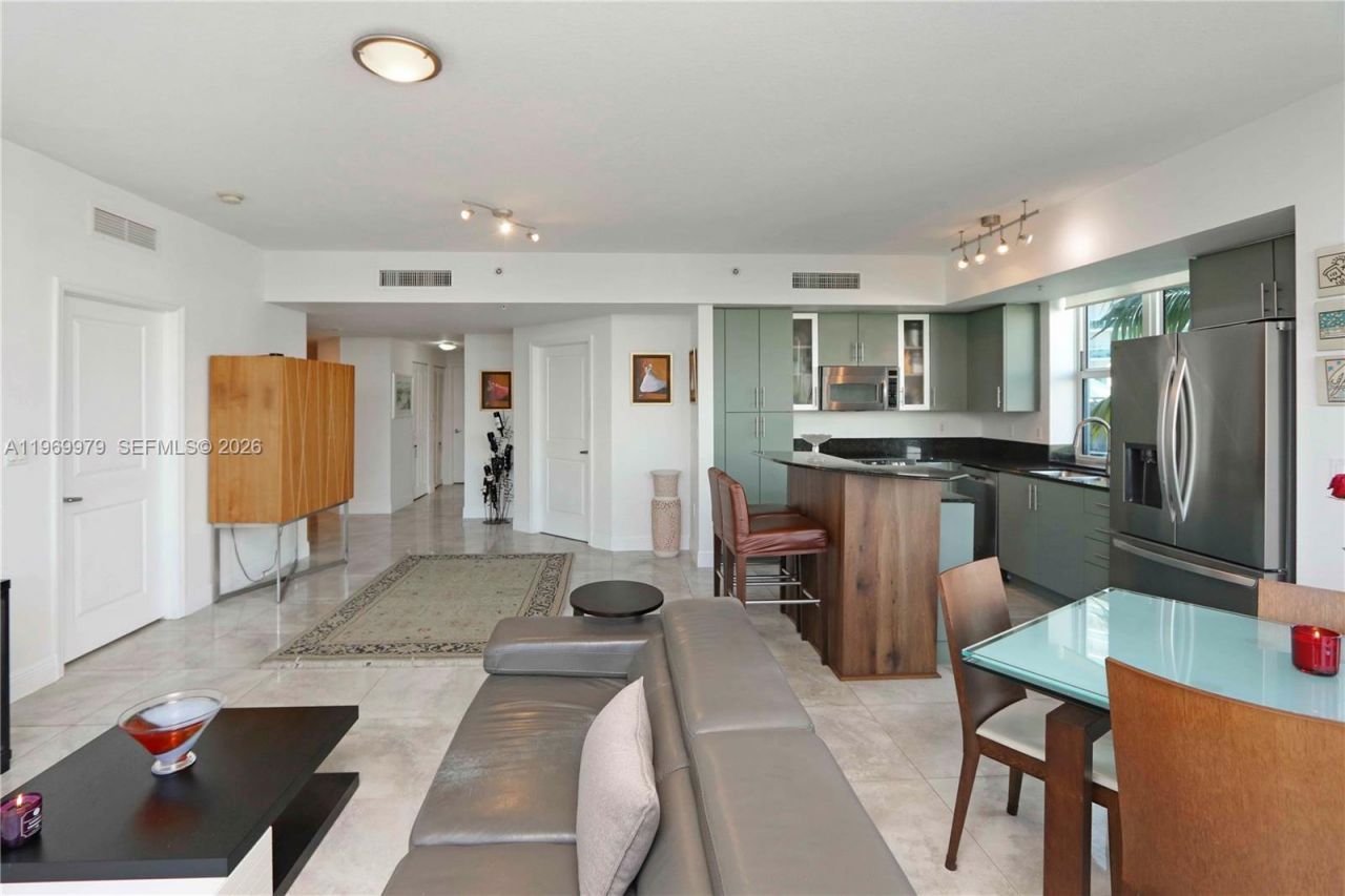 7910 Harbor Island Dr , Unit 405, North Bay Village, FL 33141 Photo