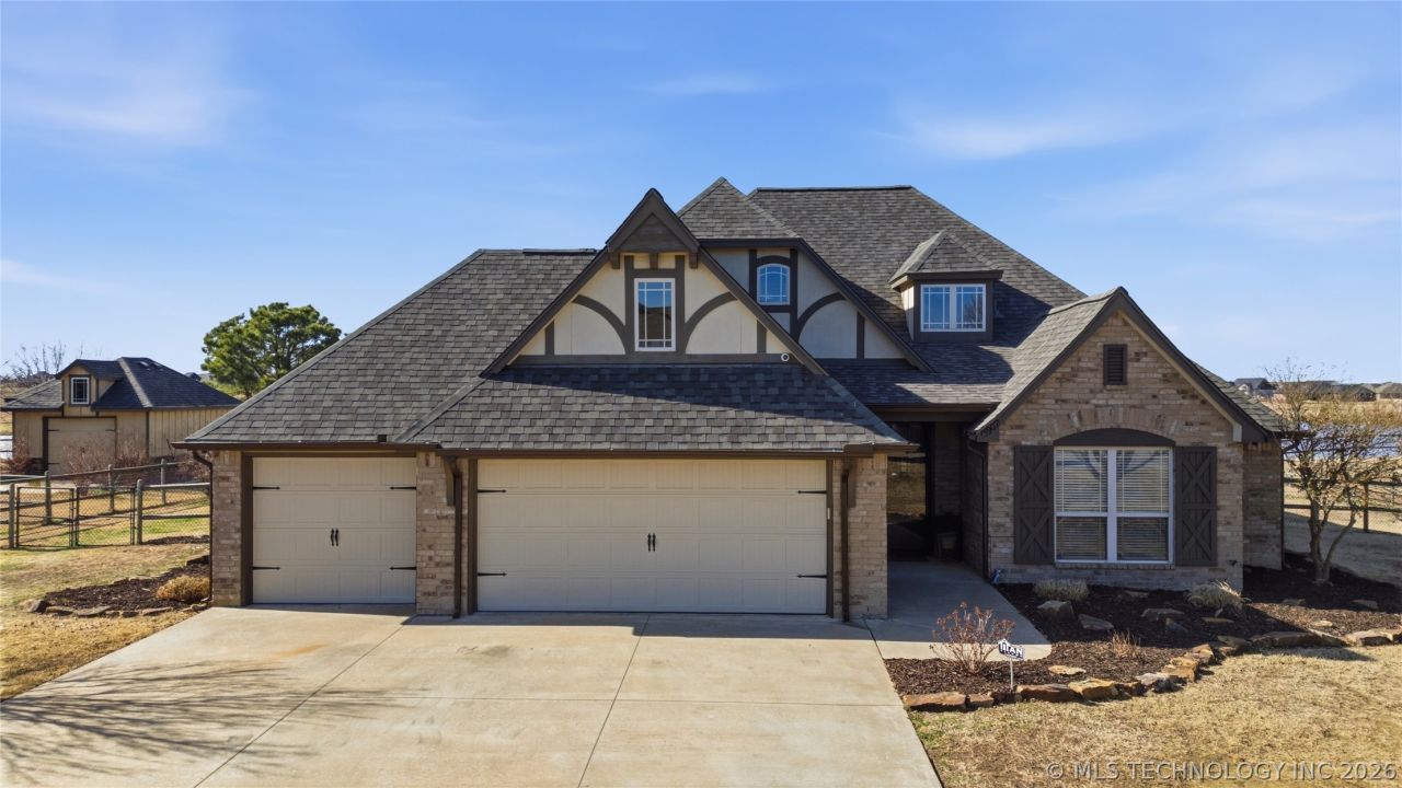 13902 N 59th East Avenue, Collinsville, OK 74021 Main Photo