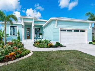 901 EAGLE LANE, APOLLO BEACH, FL 33572