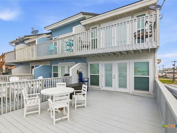 520 S 15th Street, Port O'Connor, TX 77982