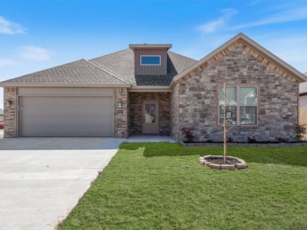 6901 SW High Meadow Boulevard , Bentonville, AR 72713