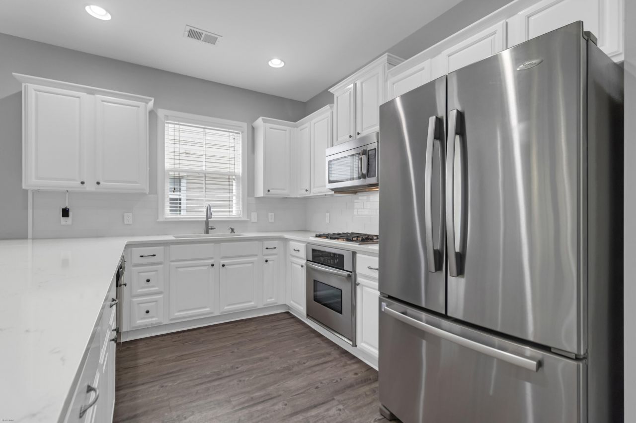 2380 Kings Gate Lane Photo 12