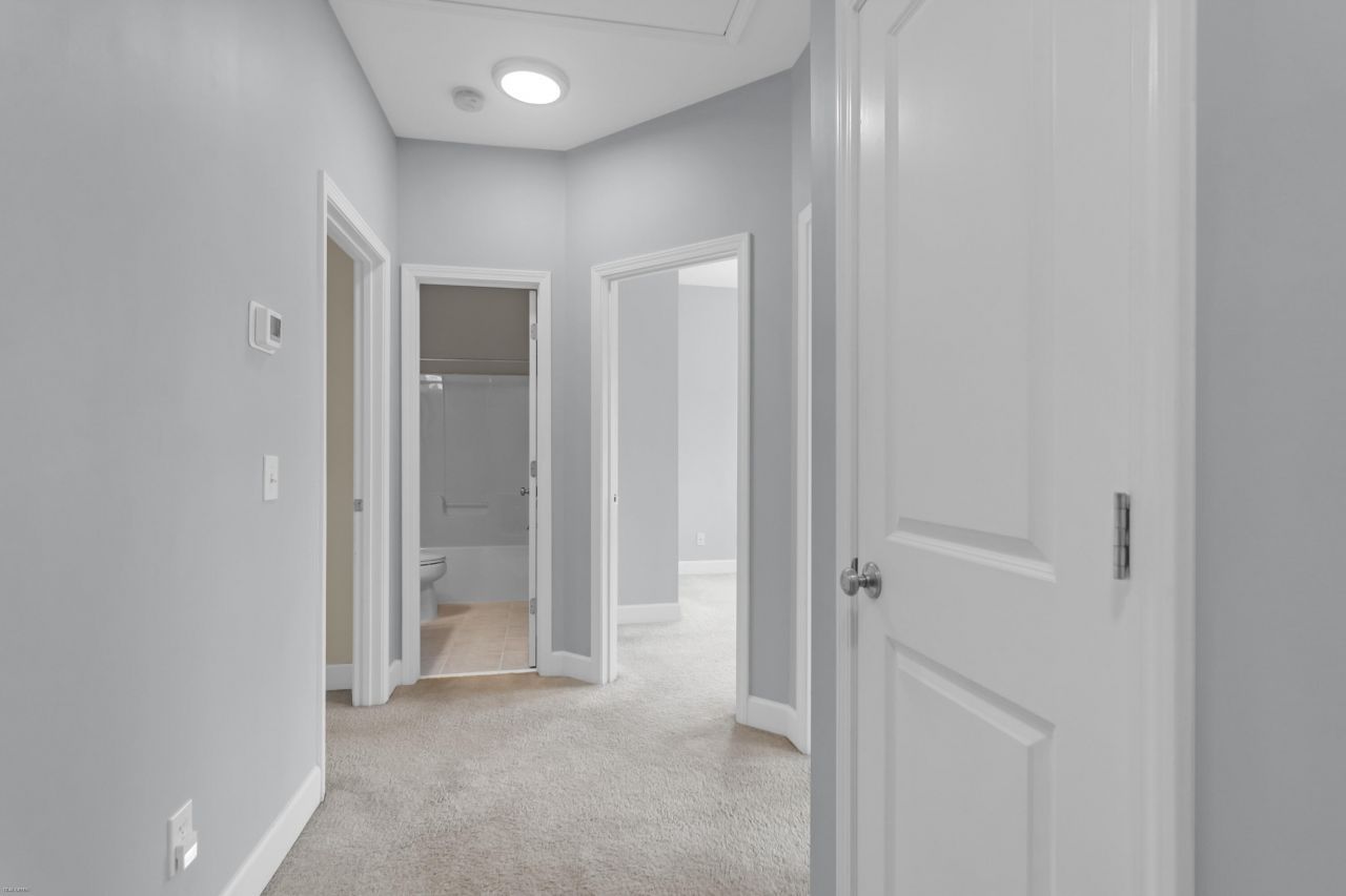 2380 Kings Gate Lane Photo 28