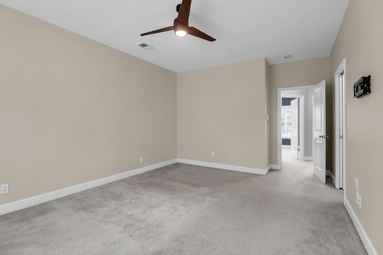 2380 Kings Gate Lane Photo 36