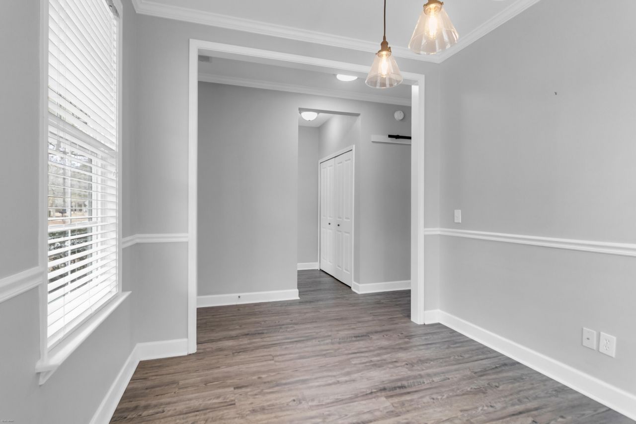 2380 Kings Gate Lane Photo 8