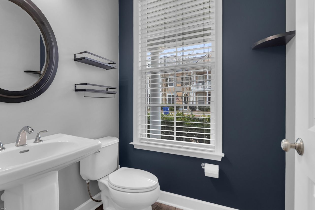 2380 Kings Gate Lane Photo 9