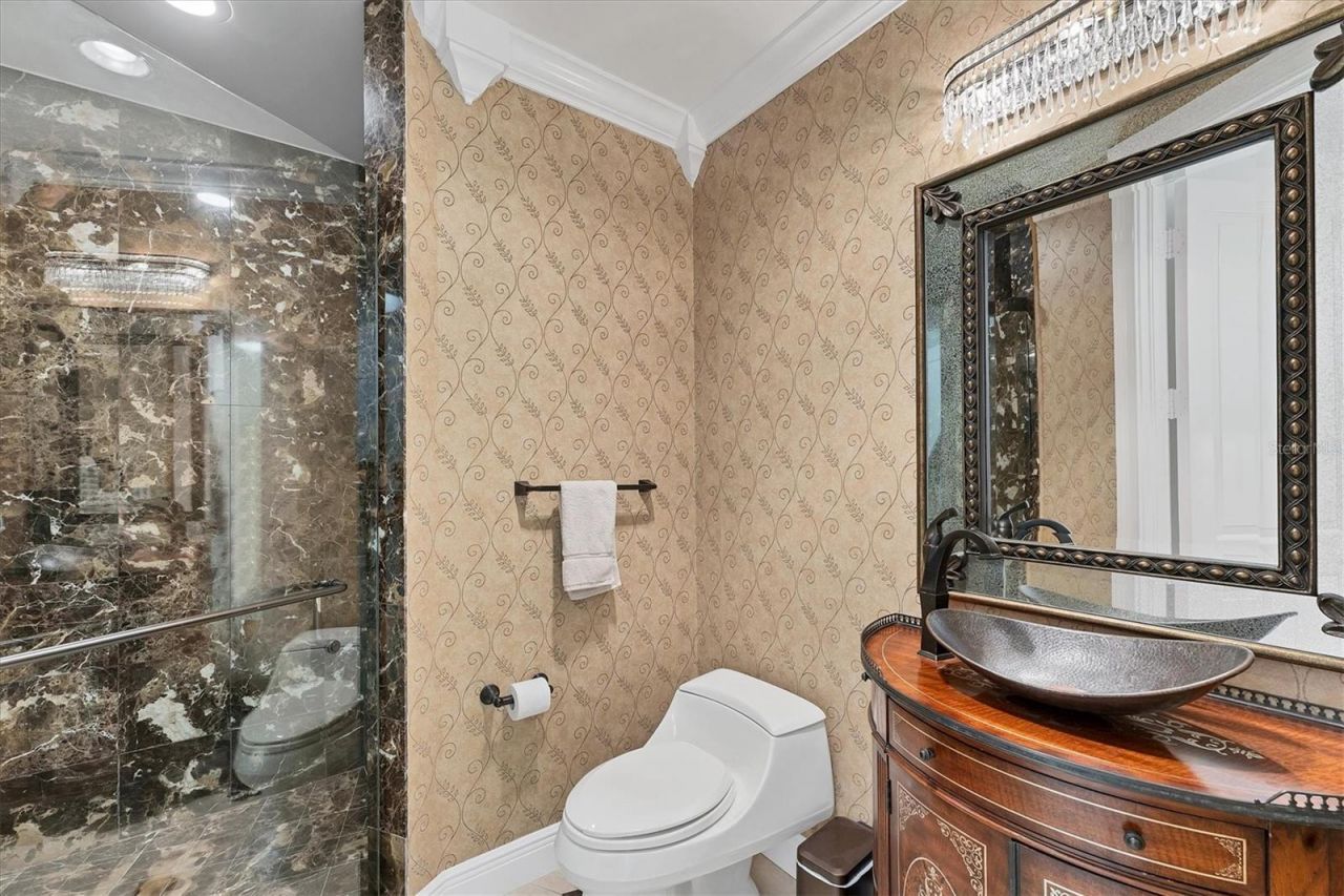 1300 Benjamin Franklin Drive, Unit 304, Sarasota, FL 34236 Photo