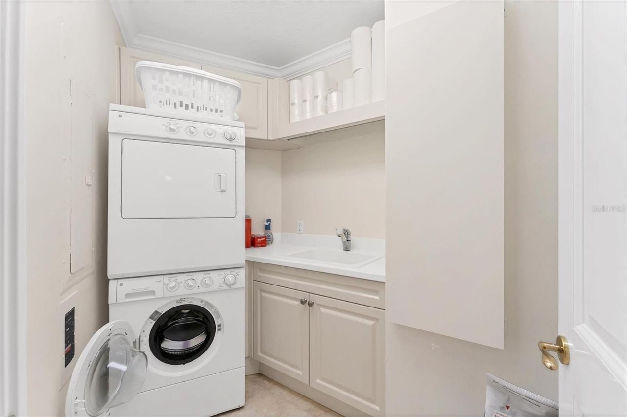 1300 Benjamin Franklin Drive, Unit 304, Sarasota, FL 34236 Photo