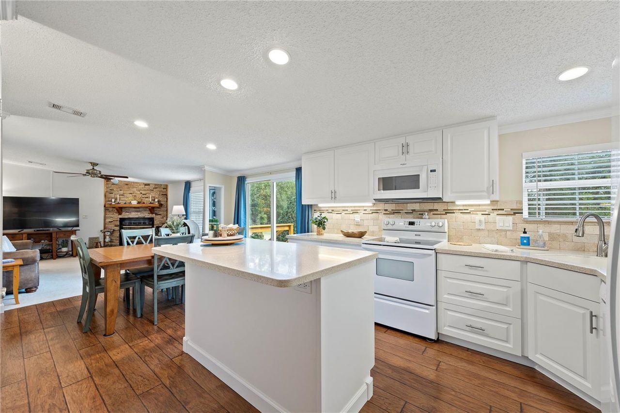 9972 SW County Road 240, Lake City, FL 32024 Photo