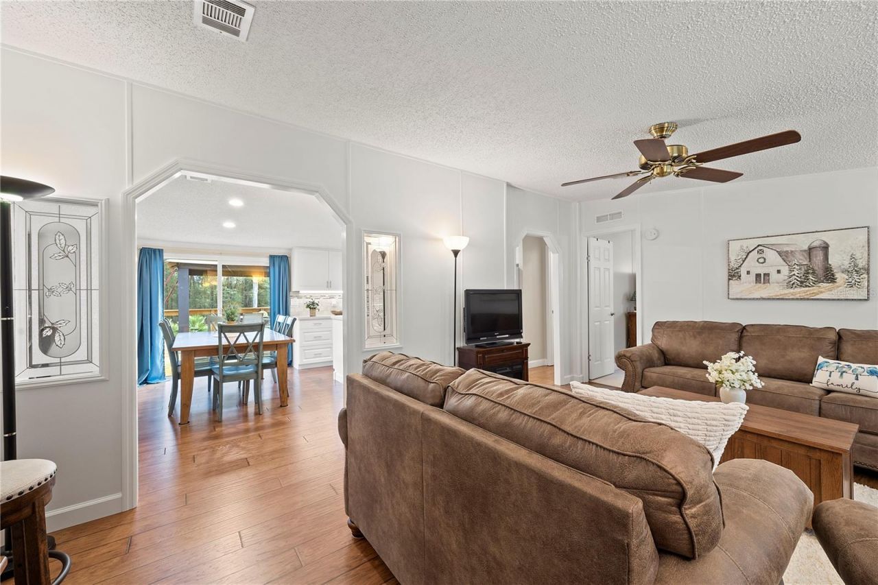 9972 SW County Road 240, Lake City, FL 32024 Photo