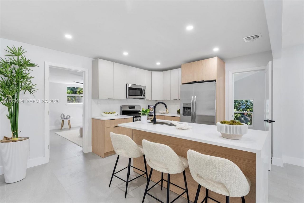 560 NE 110th Ter, Miami, FL 33161 Photo