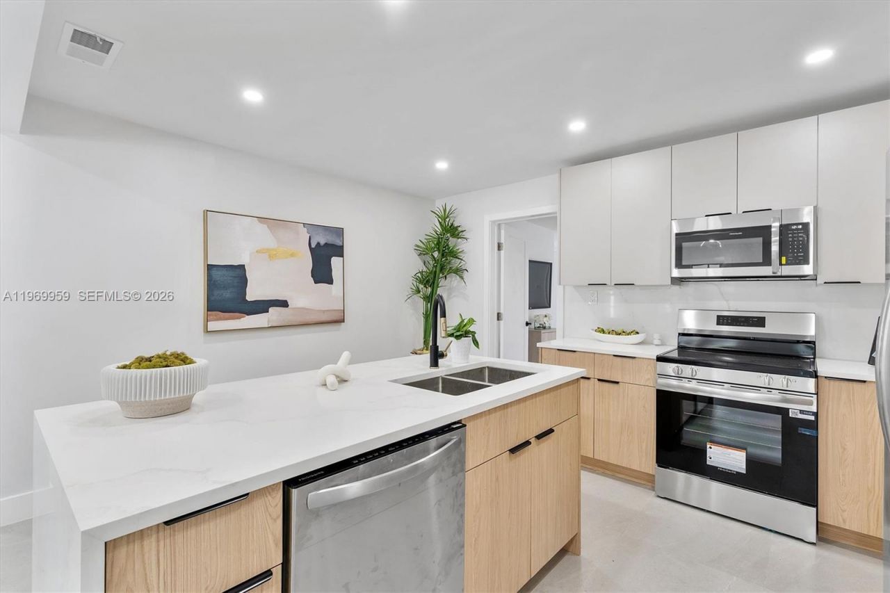 560 NE 110th Ter, Miami, FL 33161 Photo