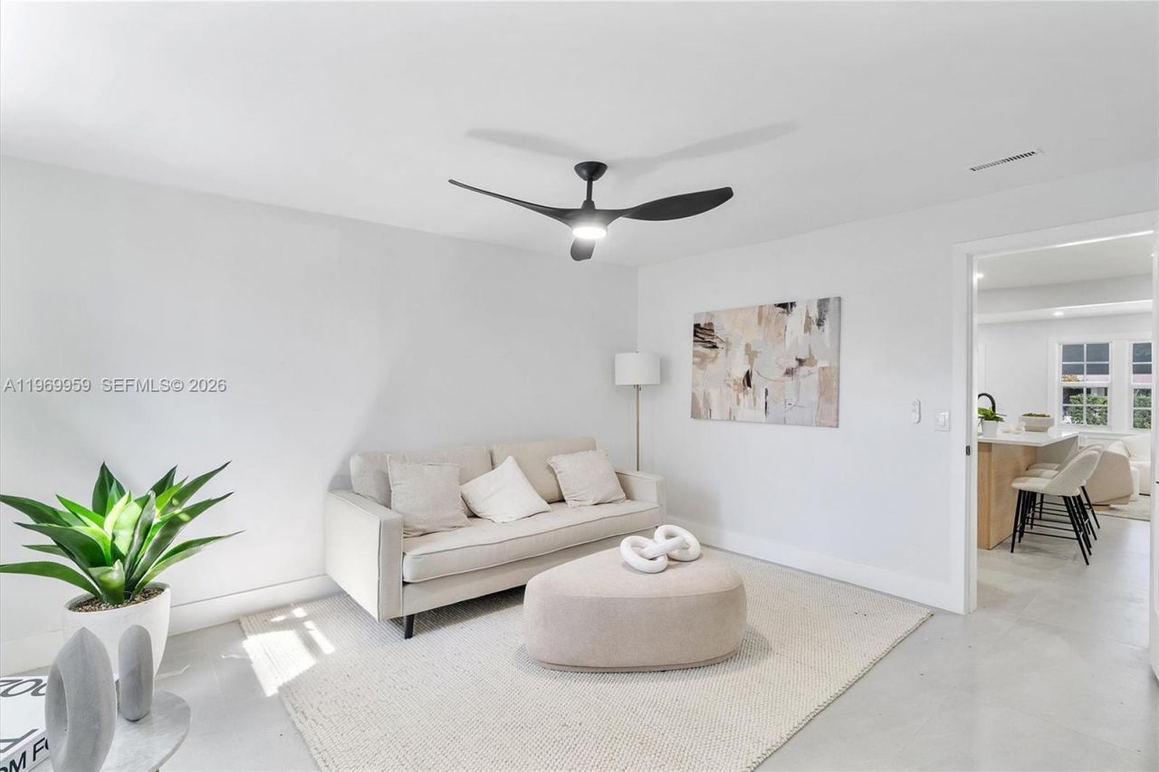 560 NE 110th Ter, Miami, FL 33161 Photo