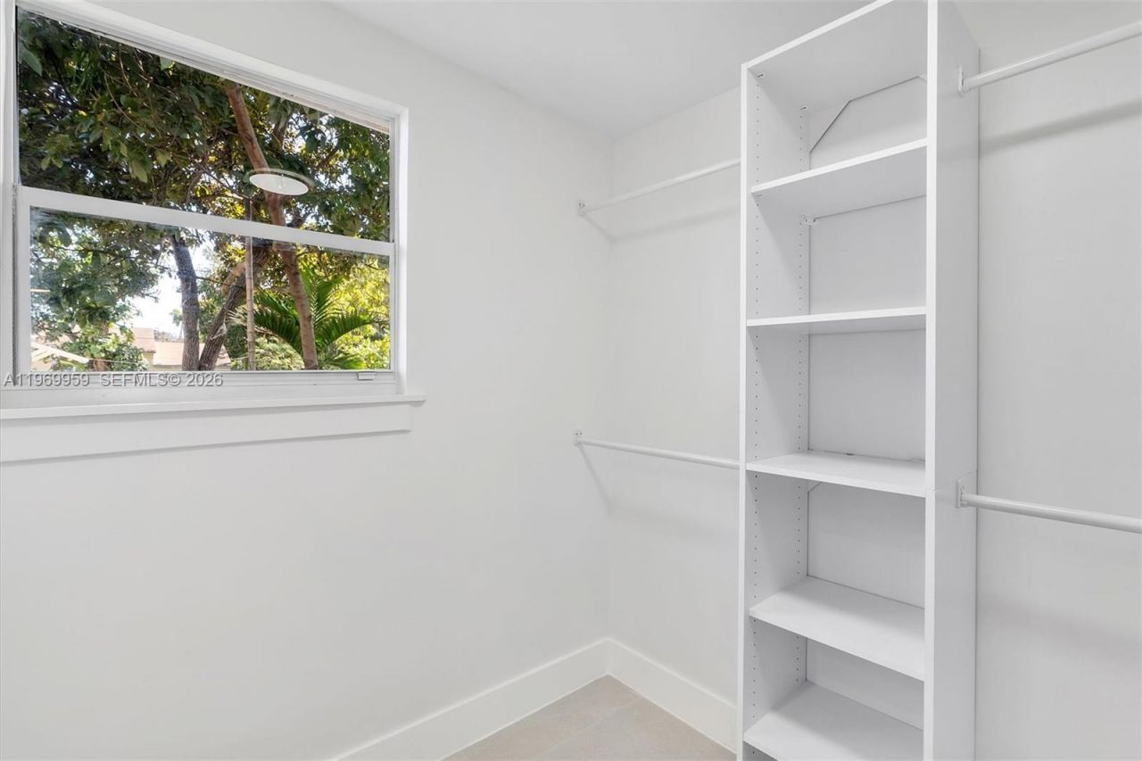 560 NE 110th Ter, Miami, FL 33161 Photo