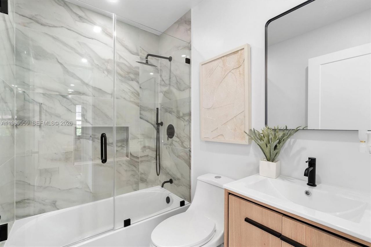 560 NE 110th Ter, Miami, FL 33161 Photo