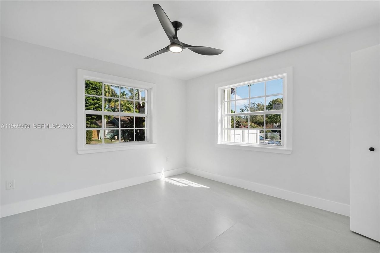 560 NE 110th Ter, Miami, FL 33161 Photo