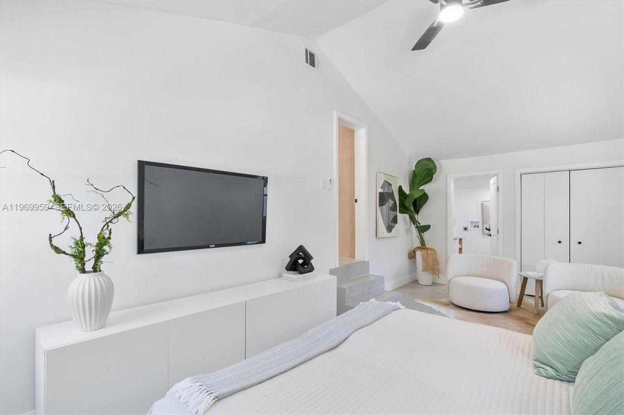 560 NE 110th Ter, Miami, FL 33161 Photo