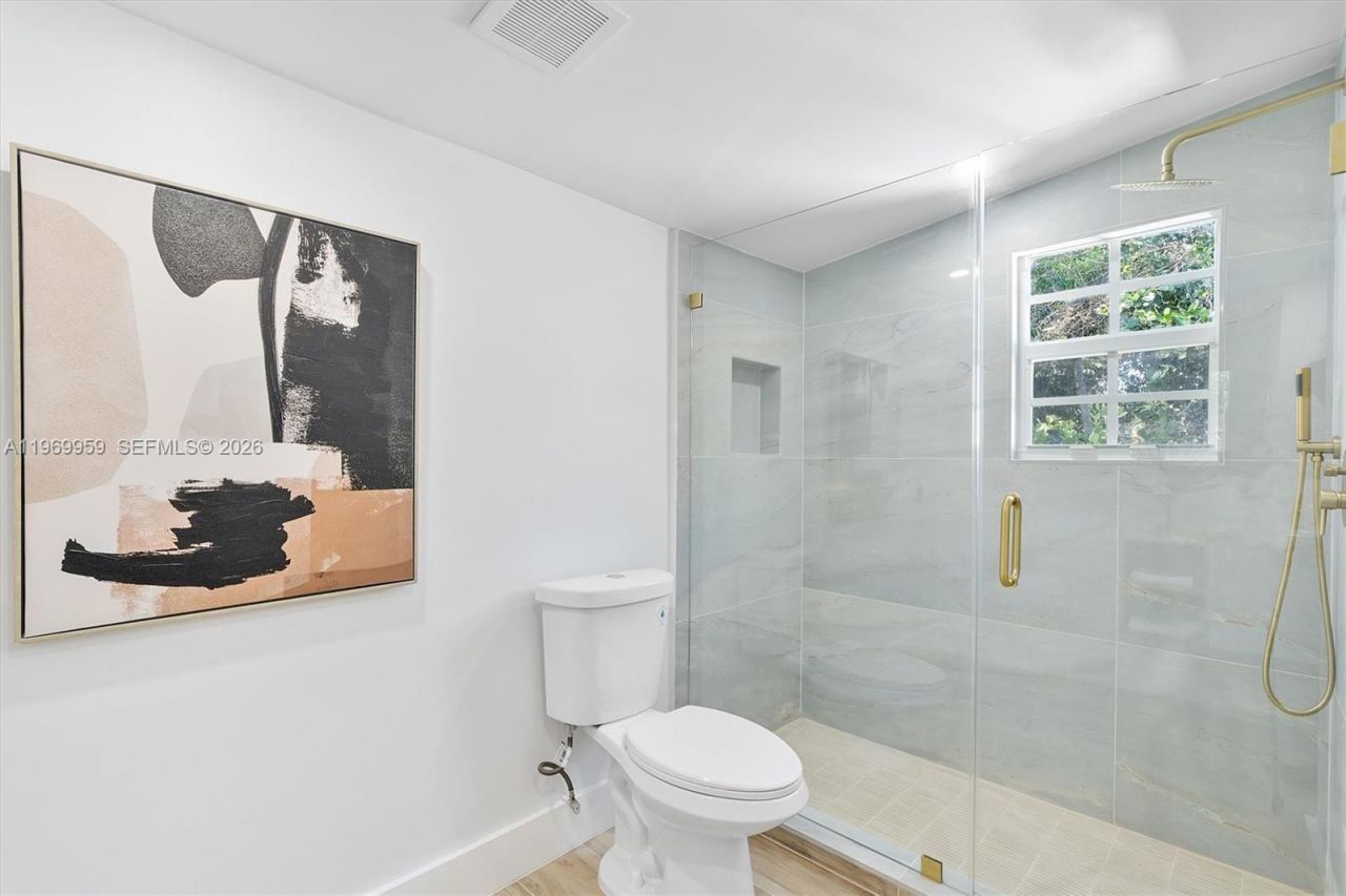 560 NE 110th Ter, Miami, FL 33161 Photo