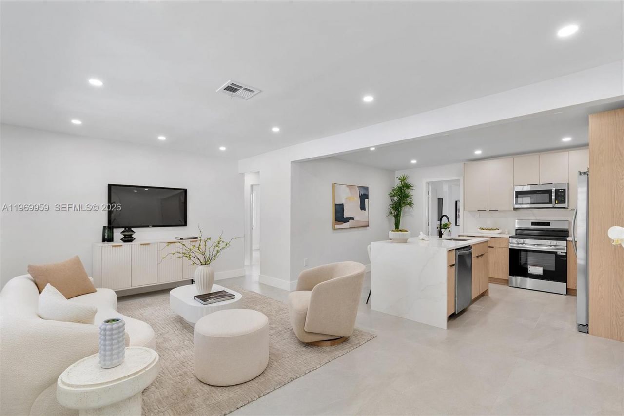 560 NE 110th Ter, Miami, FL 33161 Photo