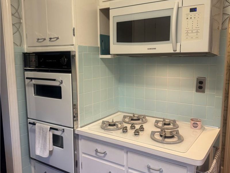 19131 S Lake Shore Boulevard, Euclid, OH 44119 Photo 10