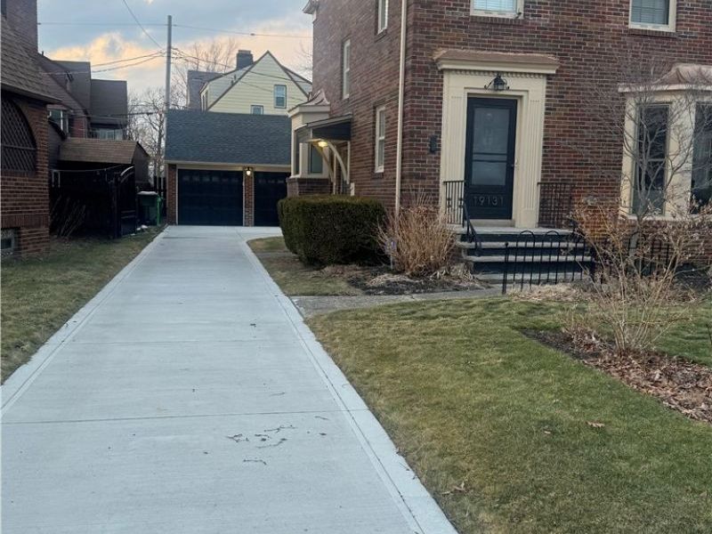 19131 S Lake Shore Boulevard, Euclid, OH 44119 Photo 2