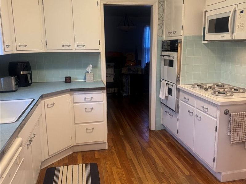 19131 S Lake Shore Boulevard, Euclid, OH 44119 Photo 9