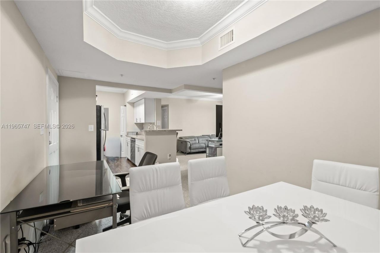 230 SW 117th Ter, Unit 11108, Pembroke Pines, FL 33025 Photo